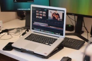 Γιατί να επιλέξετε τους ειδικούς της grecode.gr για το μοντάζ βίντεο σας